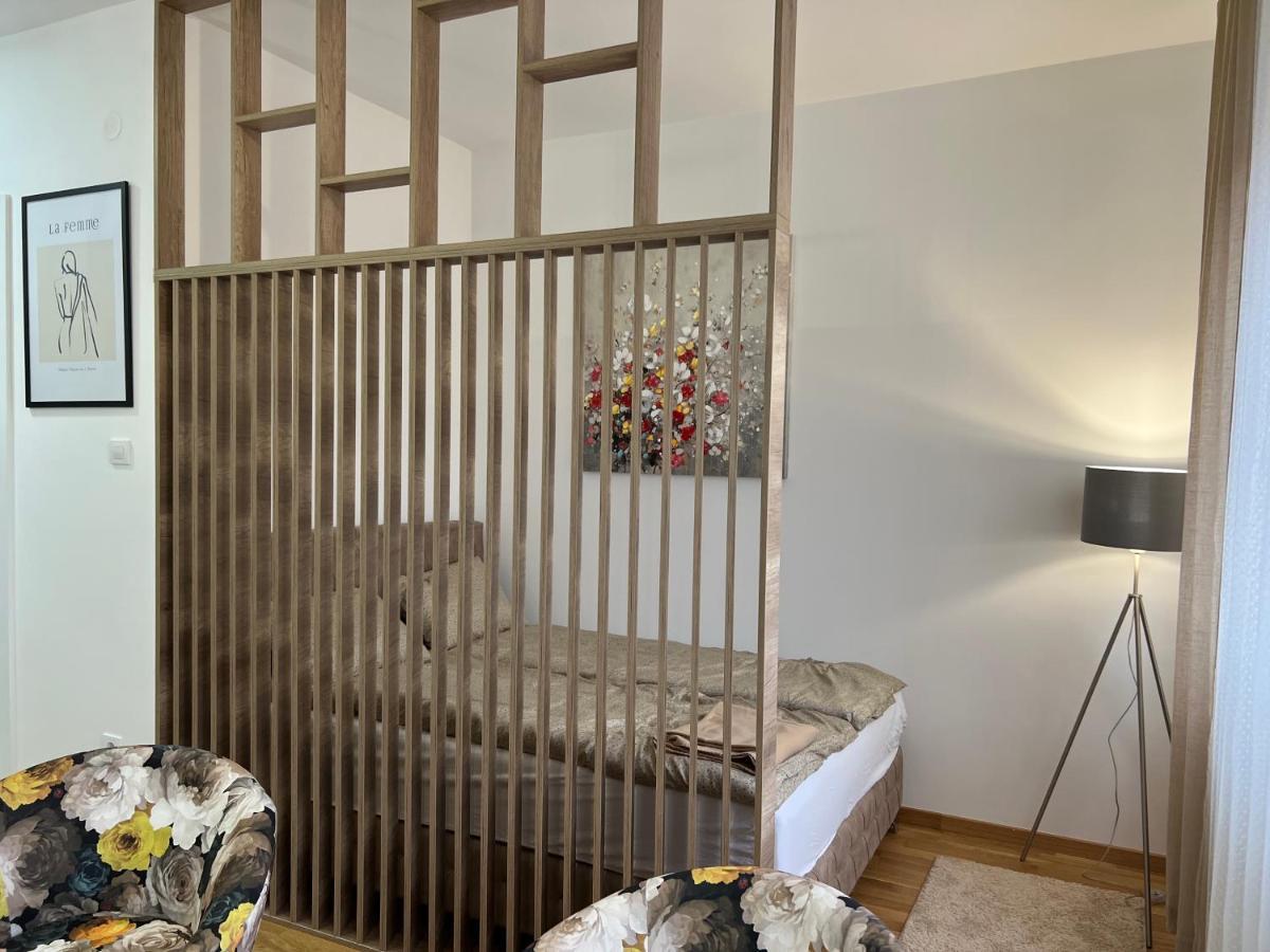 Apartment Charlie Private Parking Novi Sad Bagian luar foto